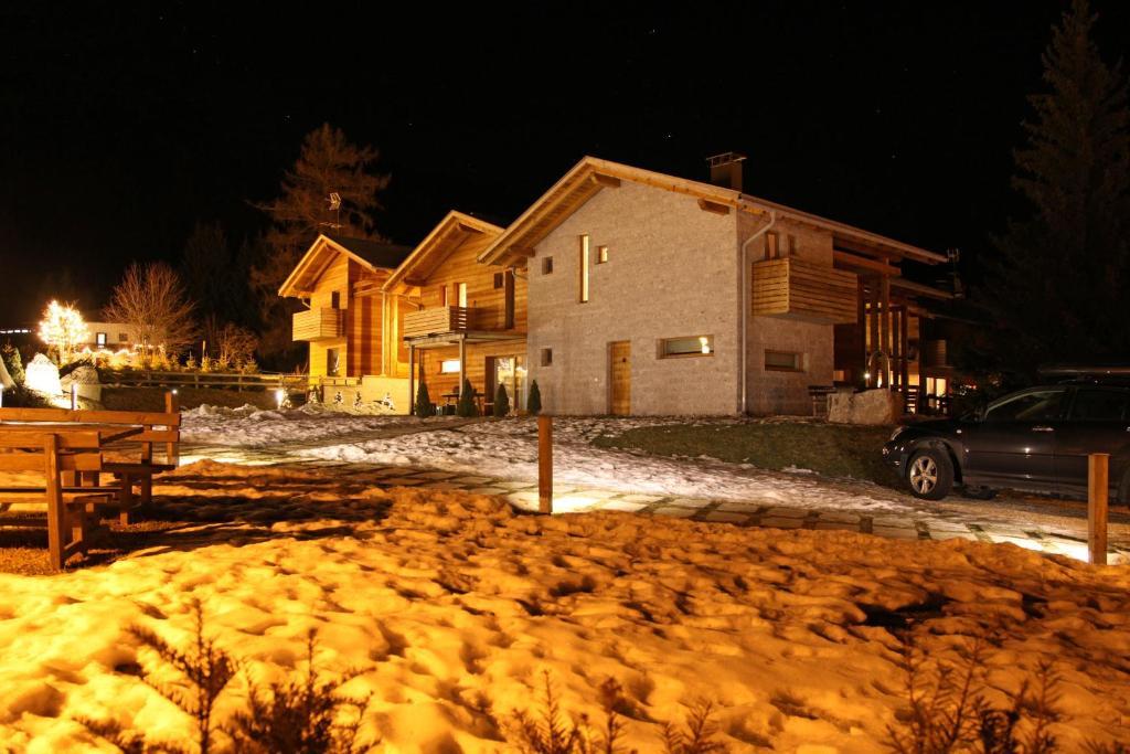 Baita Aurora Aparthotel Predazzo Exterior photo