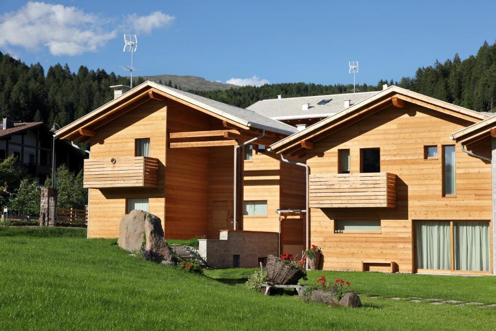 Baita Aurora Aparthotel Predazzo Exterior photo